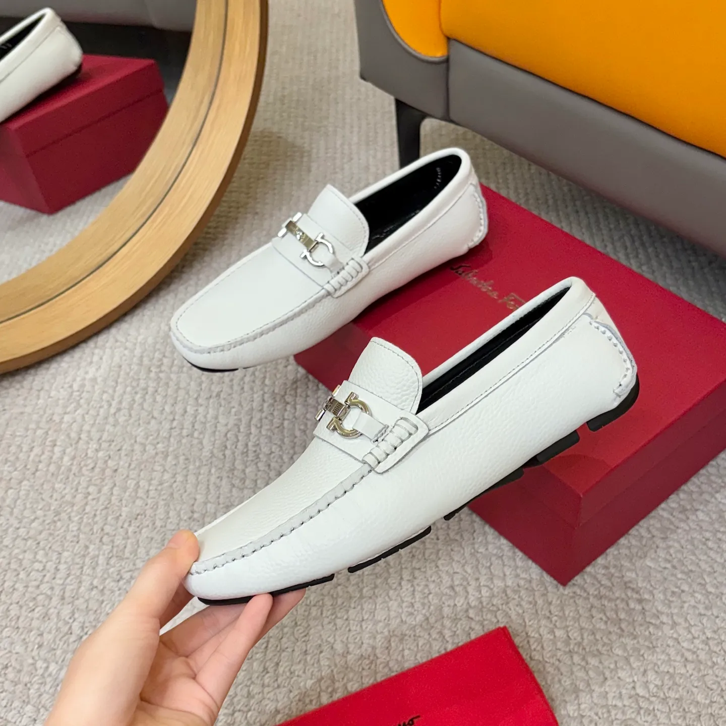 Men's men's shoes 💰420 (Yangli) Ferragamo 〰Ferragamo 2⃣️0⃣️2⃣️5️⃣ New series 👊🏻 Upper 🇮🇹 Italian imported calfskin, original outsole molding. Water-dyed sheepskin lining. The identity of every successful man is set off, and the upper and lower shoes are elegant and stable🚶🏻🚶🏻The high-end custom counter original replica is an eternal classic🔍️Number of codes: 38-46 with counter packaging